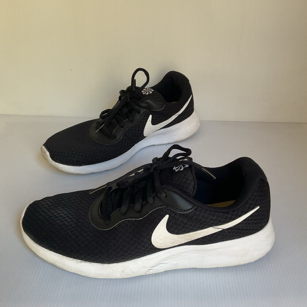 Nike Running Shoes Black White Men’s Size 11 Mesh Trainers DJ6258-003